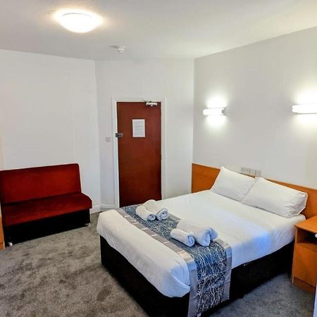 Sk Heathrow Hotel Hayes  Exterior photo