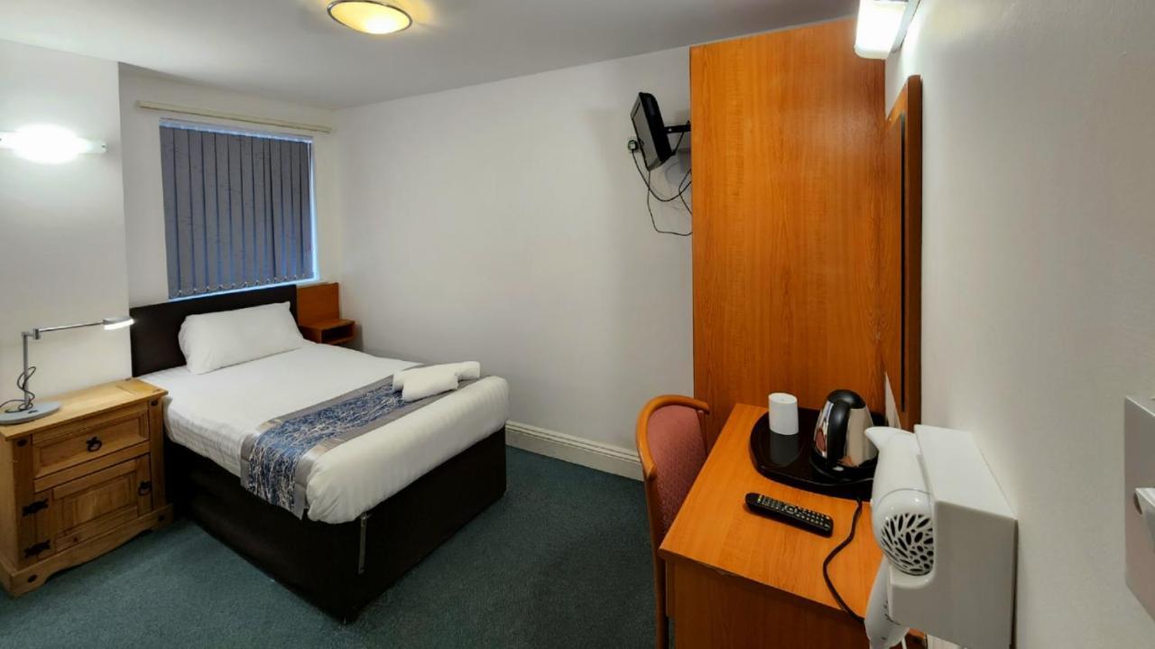 Sk Heathrow Hotel Hayes  Exterior photo