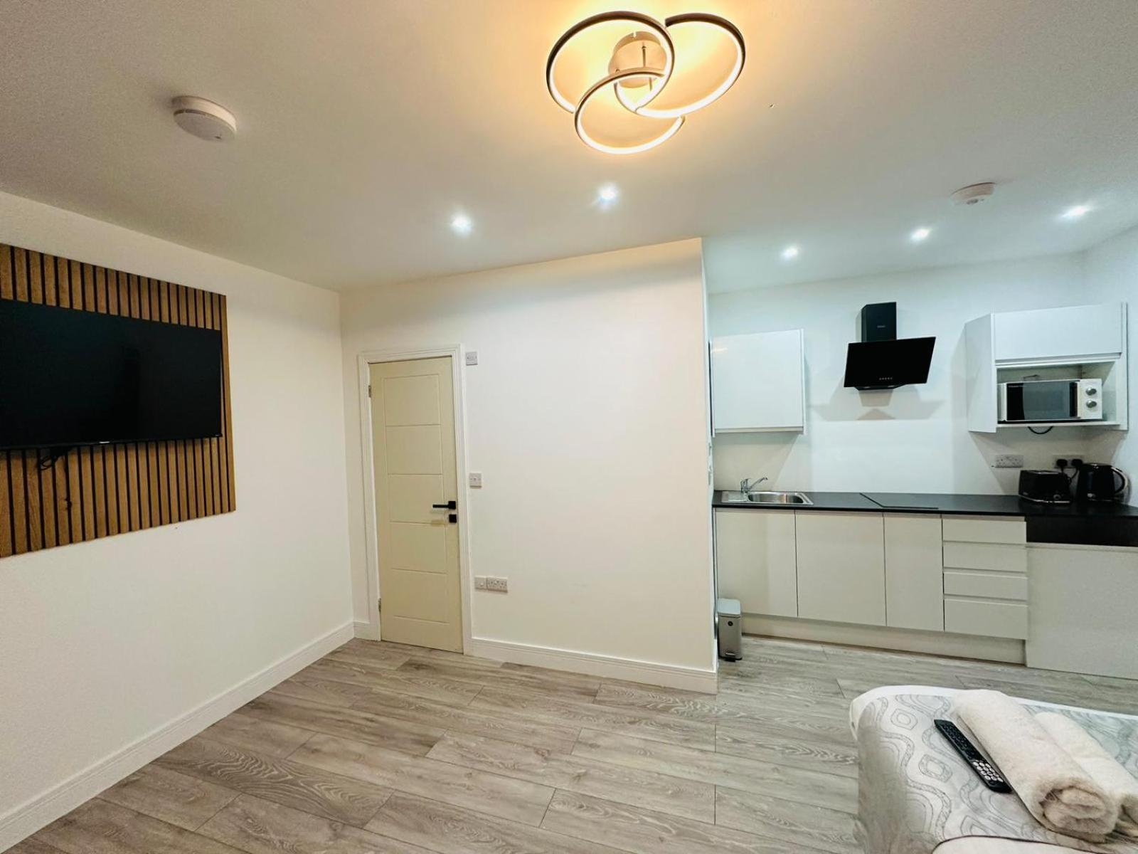 Sk Heathrow Hotel Hayes  Exterior photo