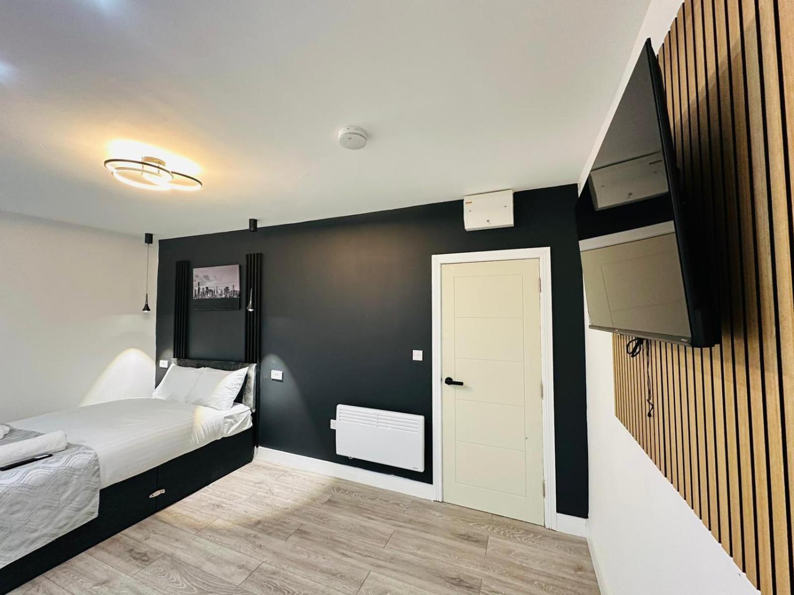 Sk Heathrow Hotel Hayes  Exterior photo